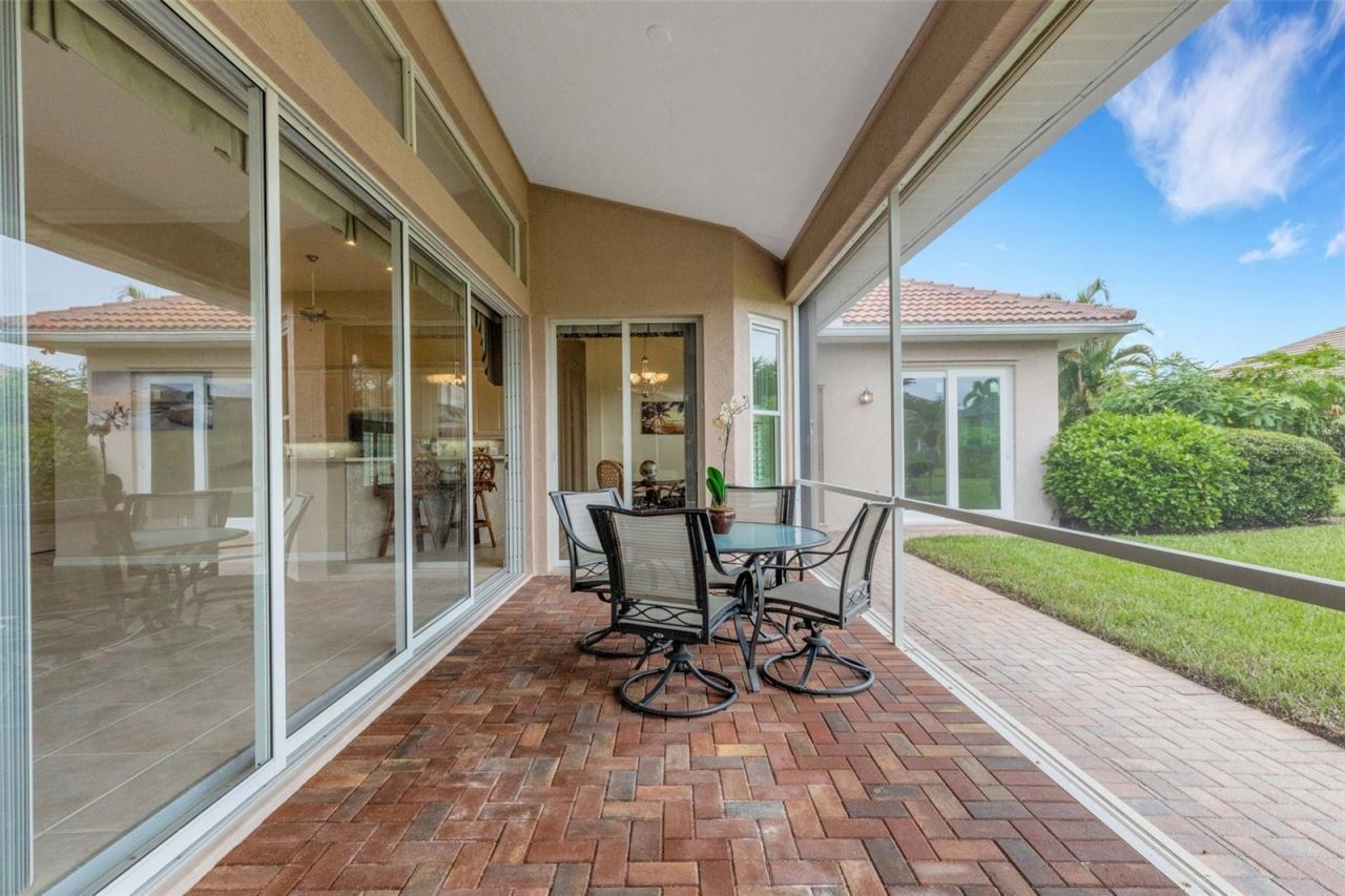 716 Silk Oak Drive, Venice, FL 34293 Photo