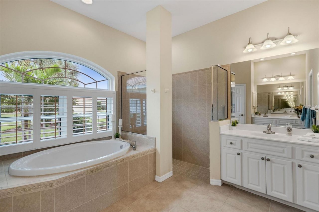 716 Silk Oak Drive, Venice, FL 34293 Photo