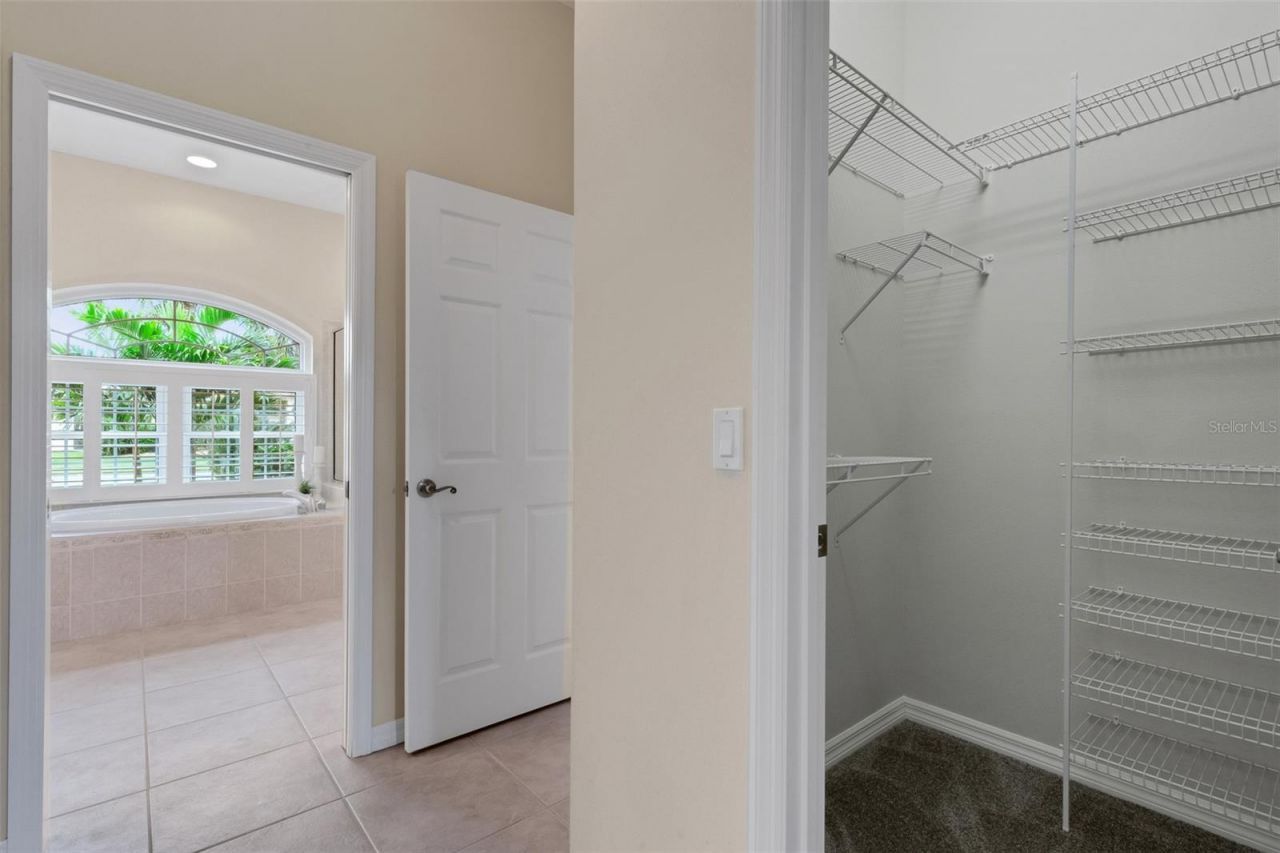 716 Silk Oak Drive, Venice, FL 34293 Photo