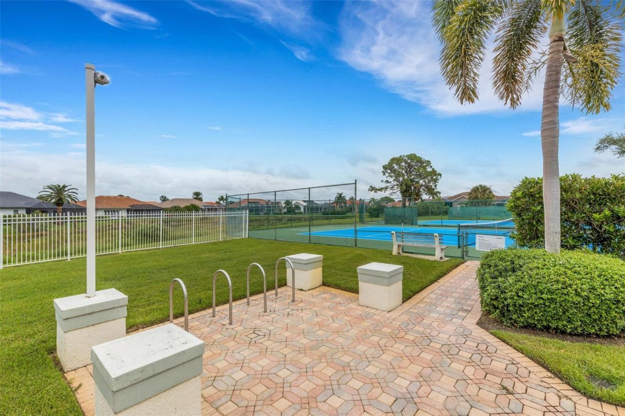 716 Silk Oak Drive, Venice, FL 34293 Photo