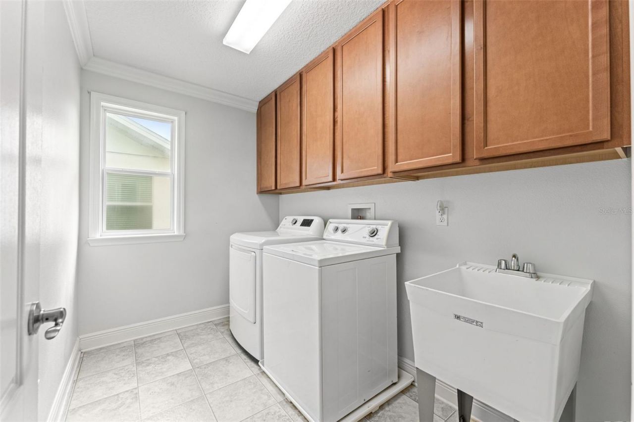 2932 Whistlewood Drive, Orlando, FL 32810 Photo