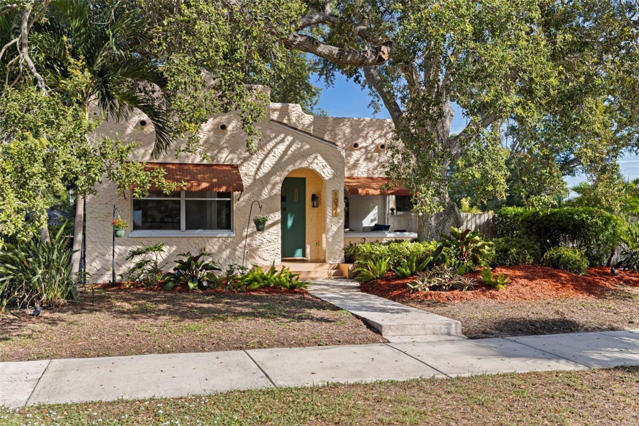 1037 51st Avenue N, Saint Petersburg, FL 33703 Main Photo
