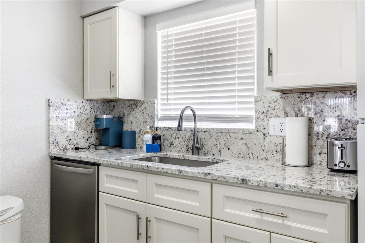 2744 Hidden Lake Boulevard, Unit C, Sarasota, FL 34237 Photo