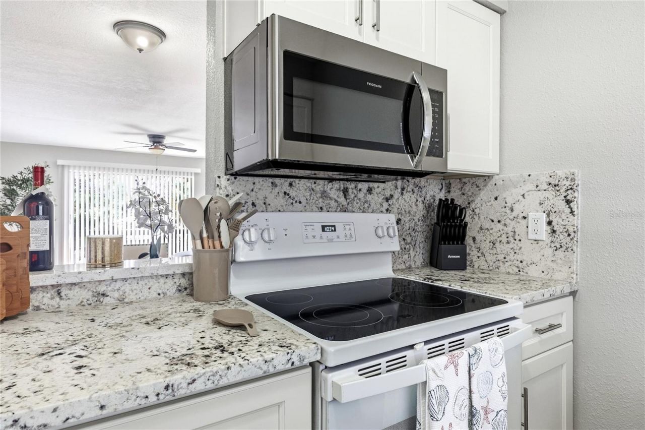 2744 Hidden Lake Boulevard, Unit C, Sarasota, FL 34237 Photo
