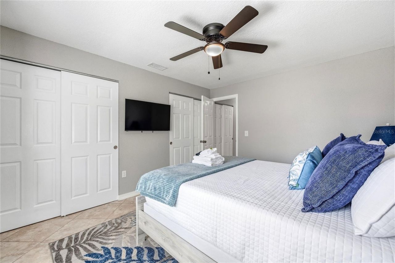 2744 Hidden Lake Boulevard, Unit C, Sarasota, FL 34237 Photo