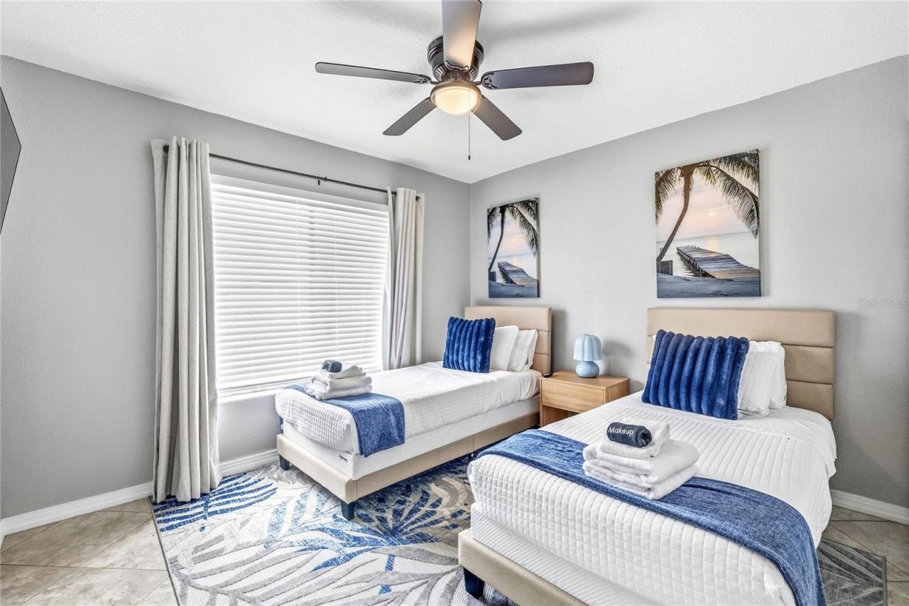 2744 Hidden Lake Boulevard, Unit C, Sarasota, FL 34237 Photo
