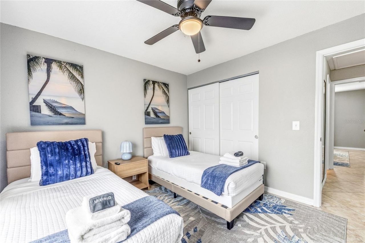 2744 Hidden Lake Boulevard, Unit C, Sarasota, FL 34237 Photo