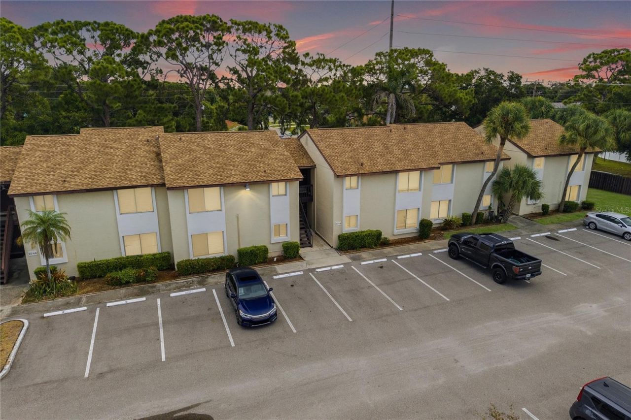 2744 Hidden Lake Boulevard, Unit C, Sarasota, FL 34237 Photo