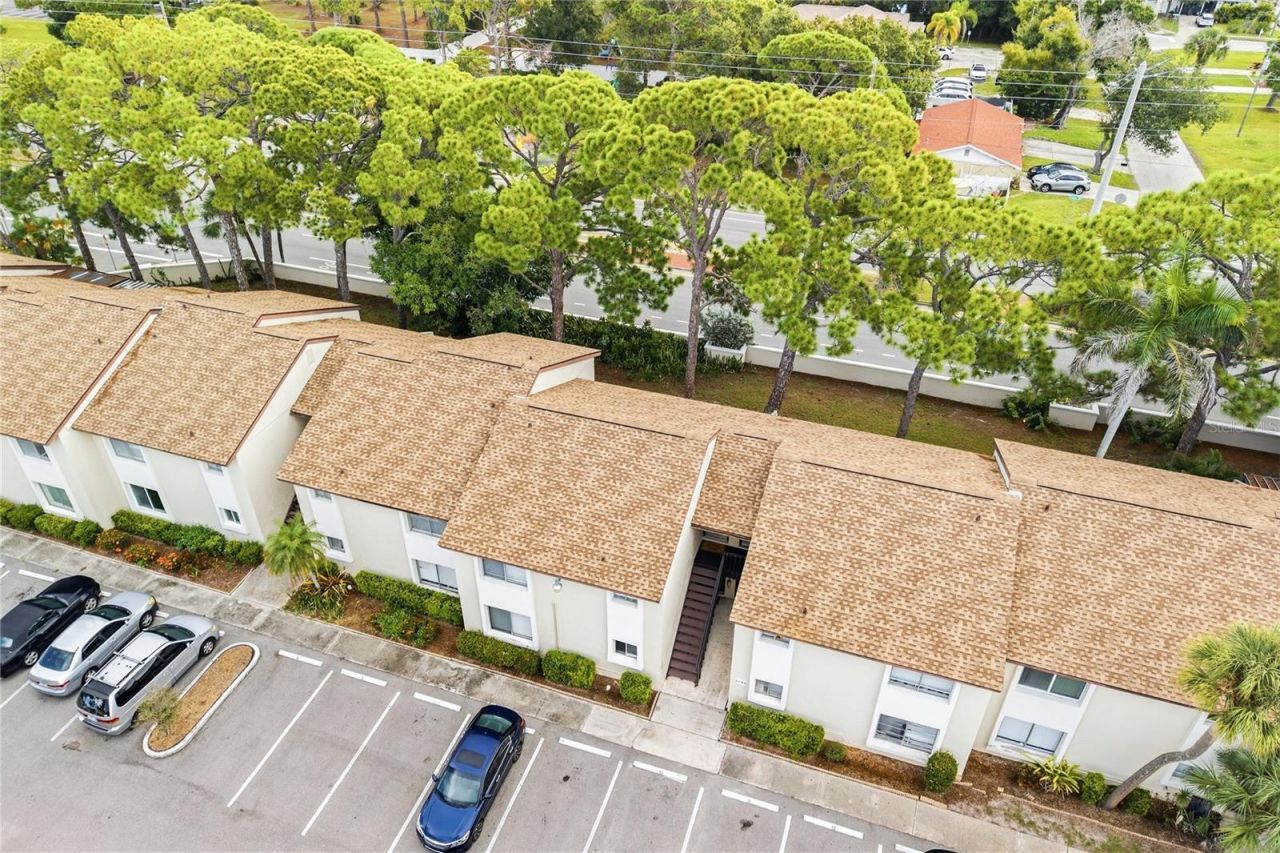 2744 Hidden Lake Boulevard, Unit C, Sarasota, FL 34237 Photo