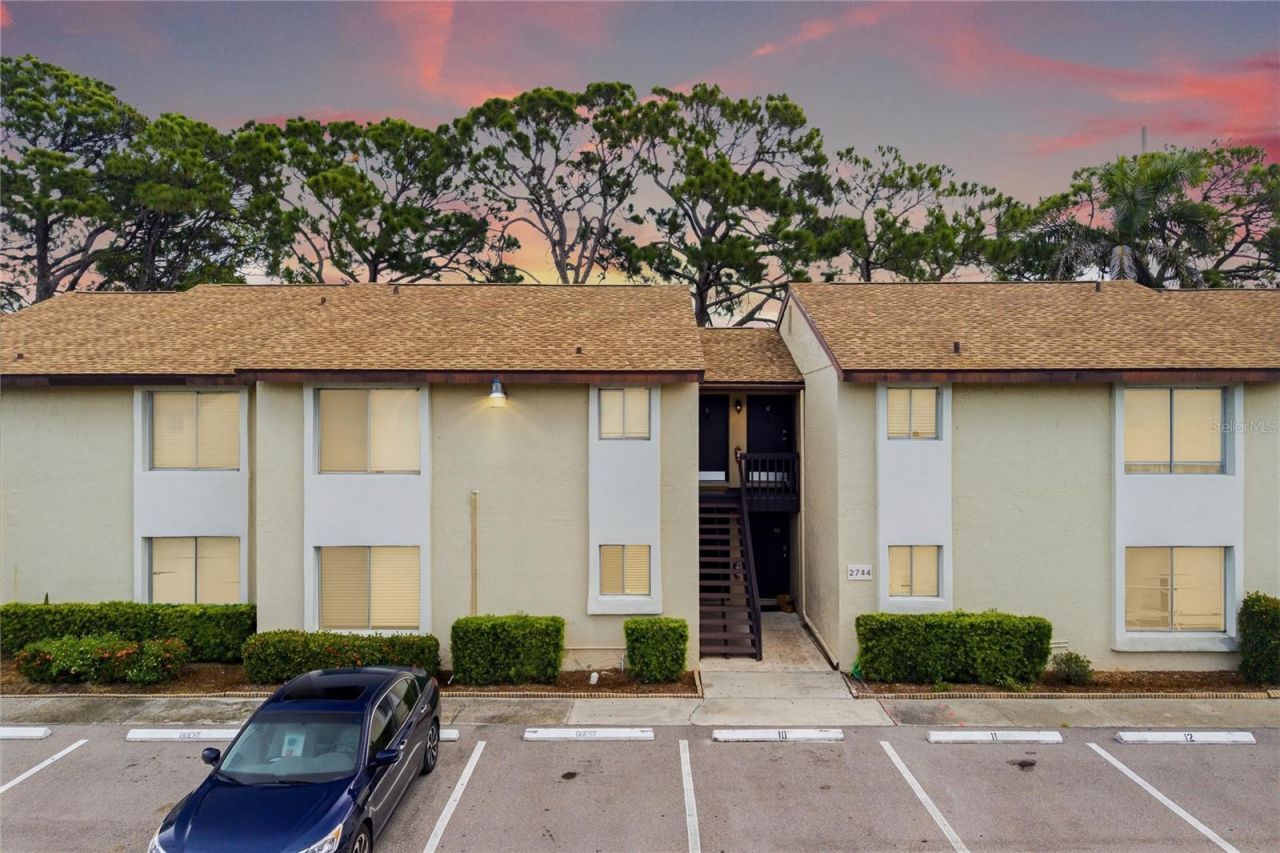 2744 Hidden Lake Boulevard, Unit C, Sarasota, FL 34237 Photo