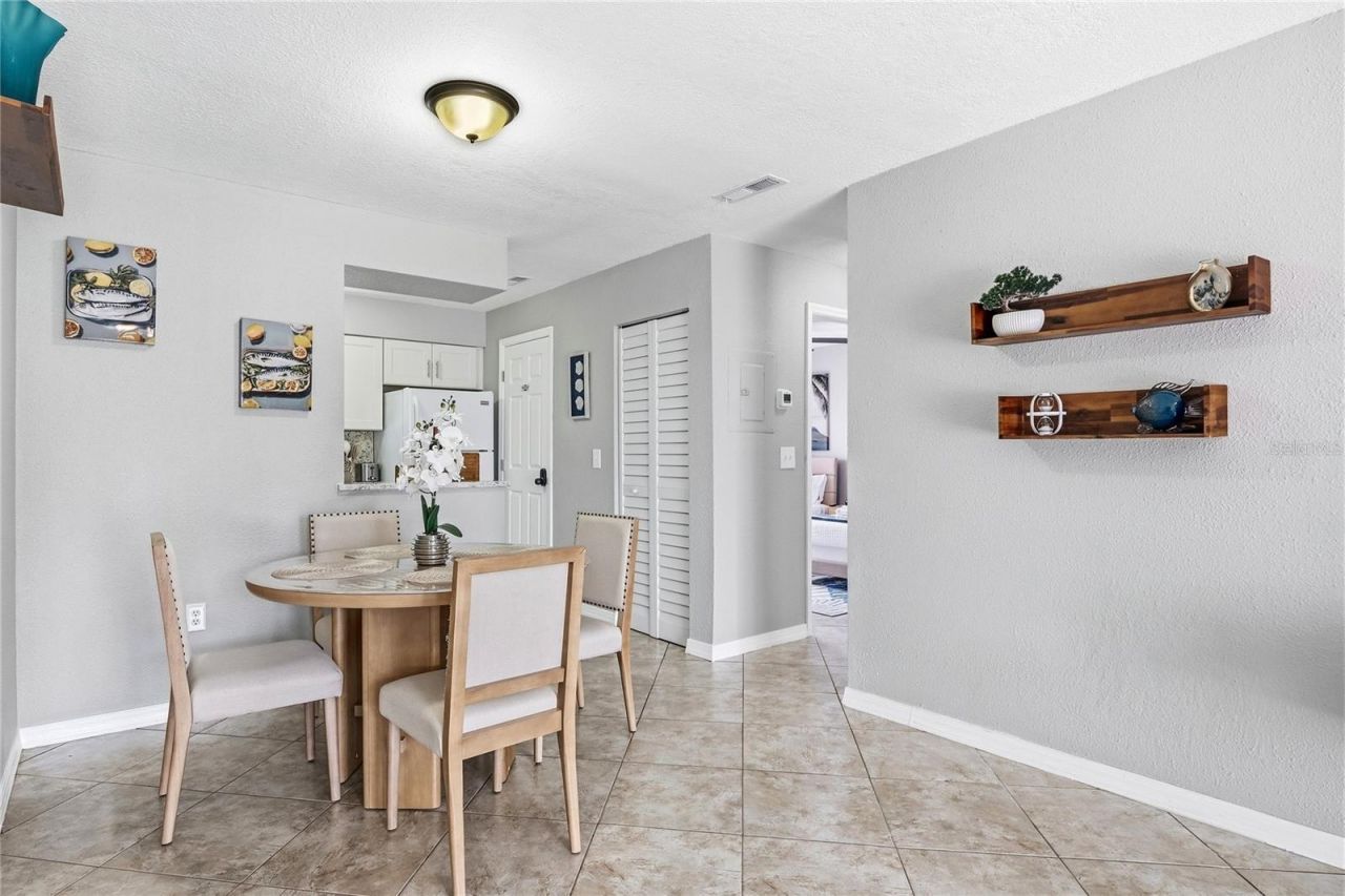 2744 Hidden Lake Boulevard, Unit C, Sarasota, FL 34237 Photo