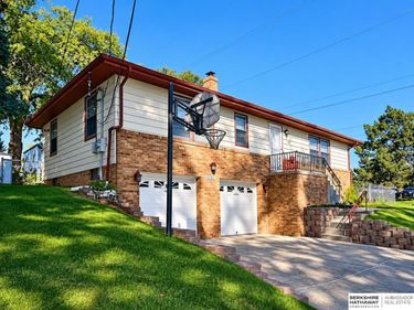1102 S 62nd Street, Omaha, NE 68106