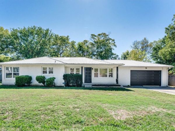 107 E Parks Street , Prairie Grove, AR 72753