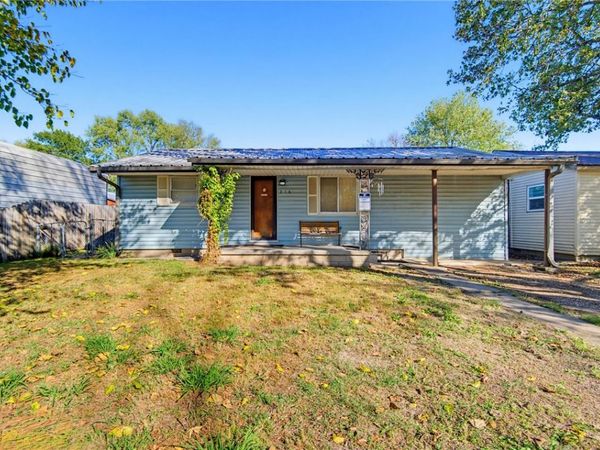 316 N Little Avenue , Gentry, AR 72734