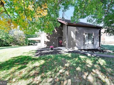 1201 VILLAGE ROAD, ORWIGSBURG, PA 17961
