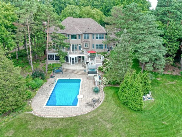 W36 Oakwood Dr, Delafield, WI 53018