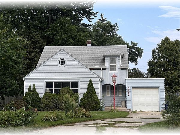3417 N Main St, Racine, WI 53402