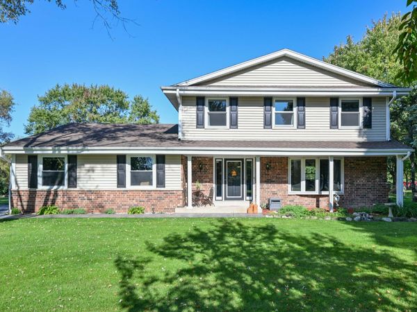 S70W22370 Sonoma Way, Vernon, WI 53103