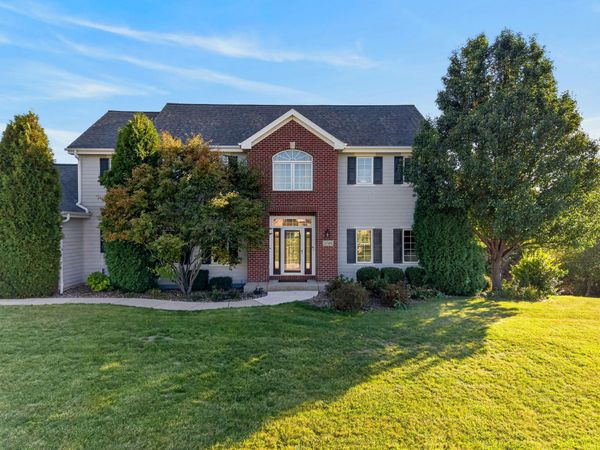 5780 Stefanie Way, Caledonia, WI 53108