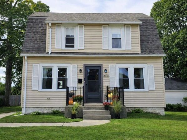 2357 S 80th St, West Allis, WI 53219