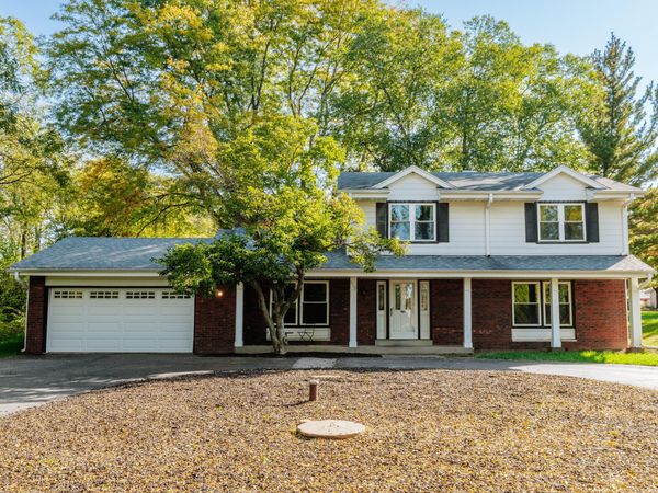 5110 S Woodridge Ln, New Berlin, WI 53146