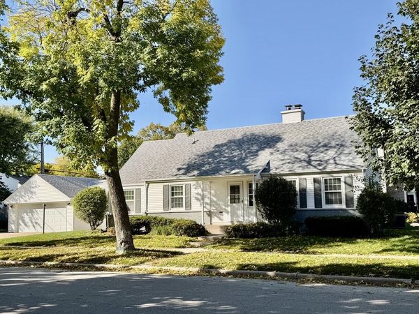 170 E Birch Ave, Whitefish Bay, WI 53217