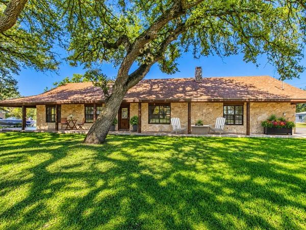 118 Spring Lake Drive , Lacy Lakeview, TX 76705