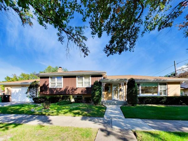 1201 S Lincoln Avenue , Park Ridge, IL 60068