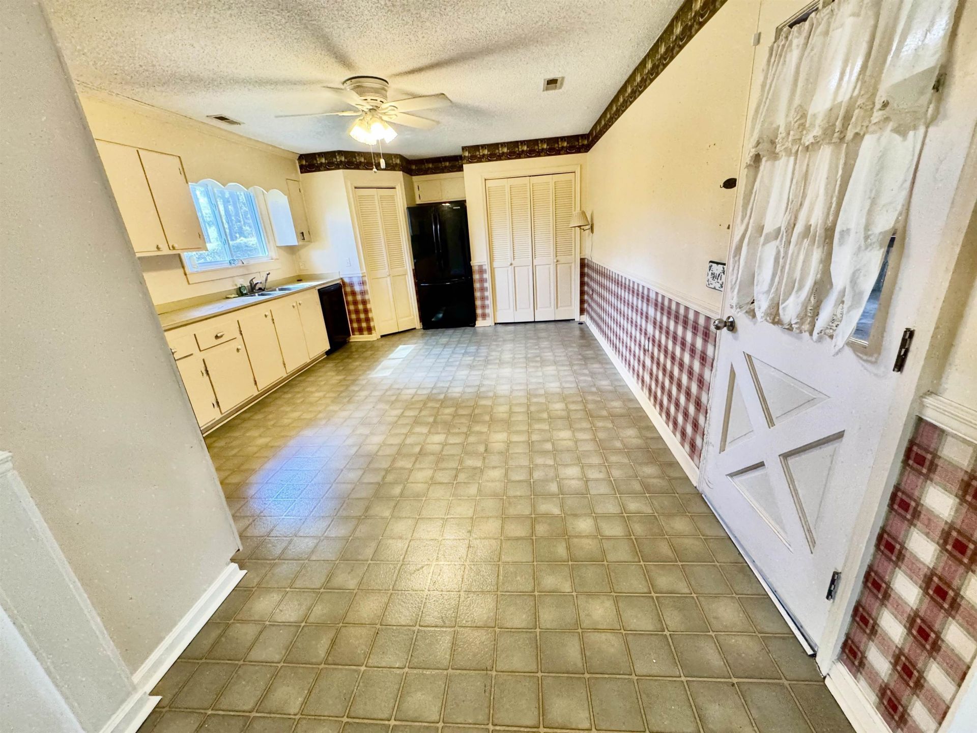44 Patriot Ln.  Photo 6