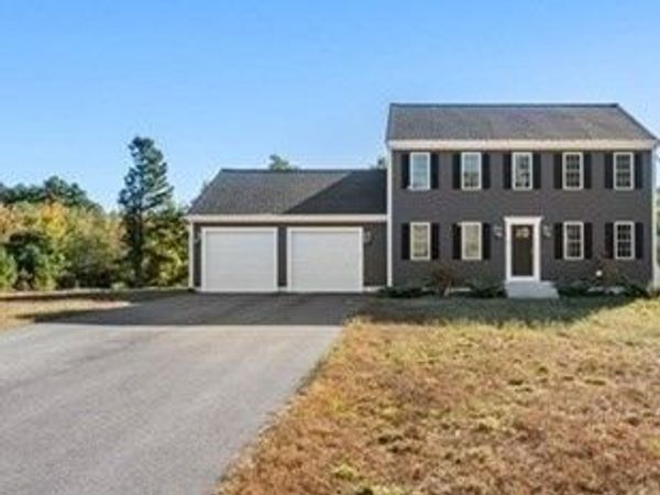 23 Old Center St, Carver, MA 02330
