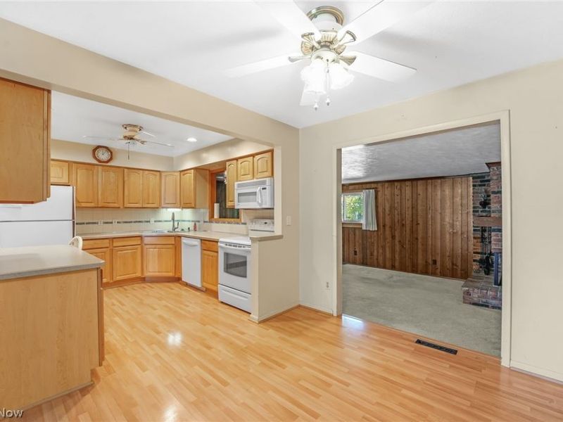 6553 Arden Avenue, Brook Park, OH 44142 Photo 11