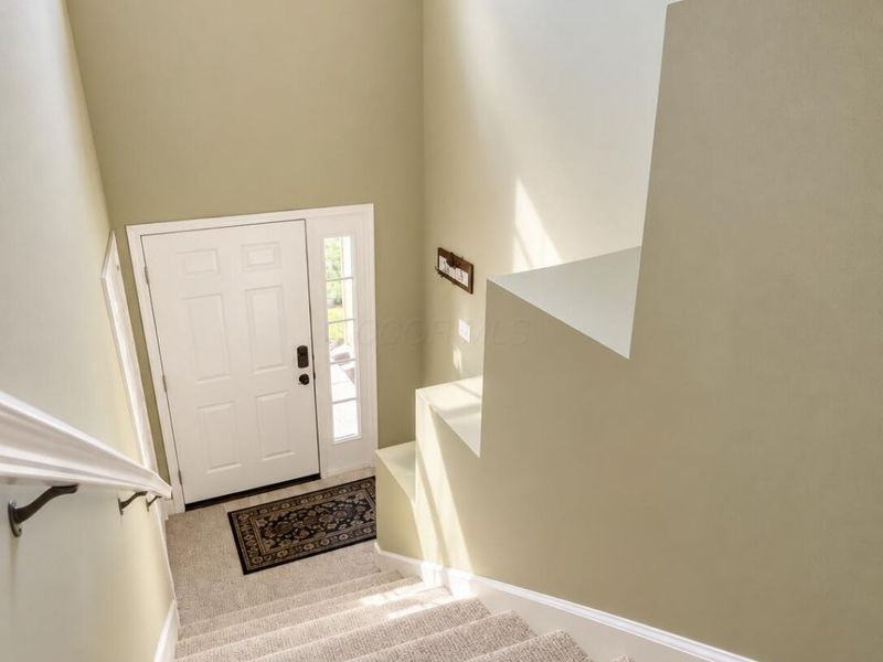 9065 Polaris Lakes Drive, Columbus, OH 43240 Photo 9