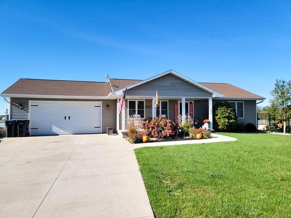 2270 LENSMIRE LANE, Waupaca, WI 54981