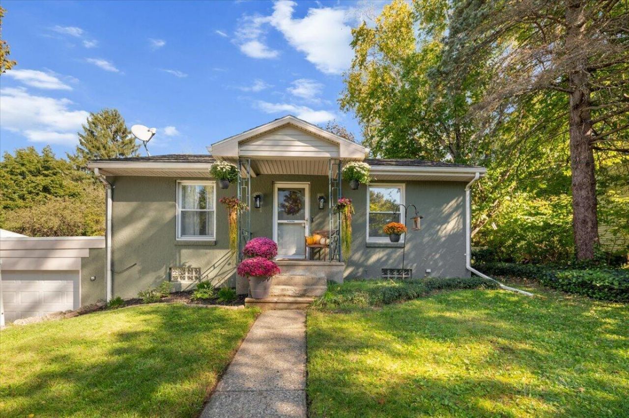 2926 Cheney Avenue Ne, Grand Rapids, MI 49505 Main Photo