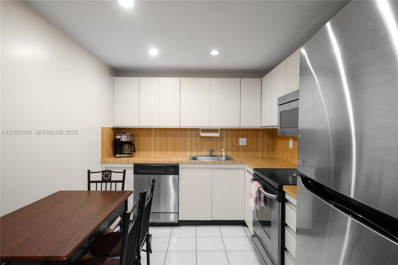 2500 Parkview Dr , Unit 517, Hallandale Beach, FL 33009 Photo
