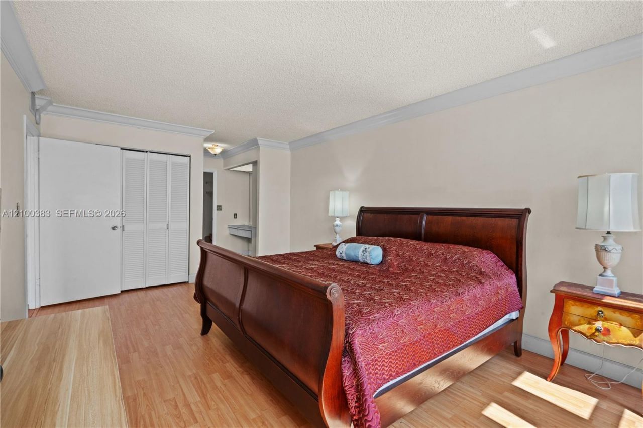 2500 Parkview Dr , Unit 517, Hallandale Beach, FL 33009 Photo