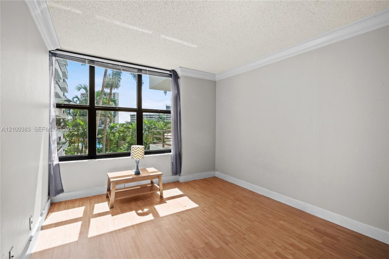 2500 Parkview Dr , Unit 517, Hallandale Beach, FL 33009 Photo