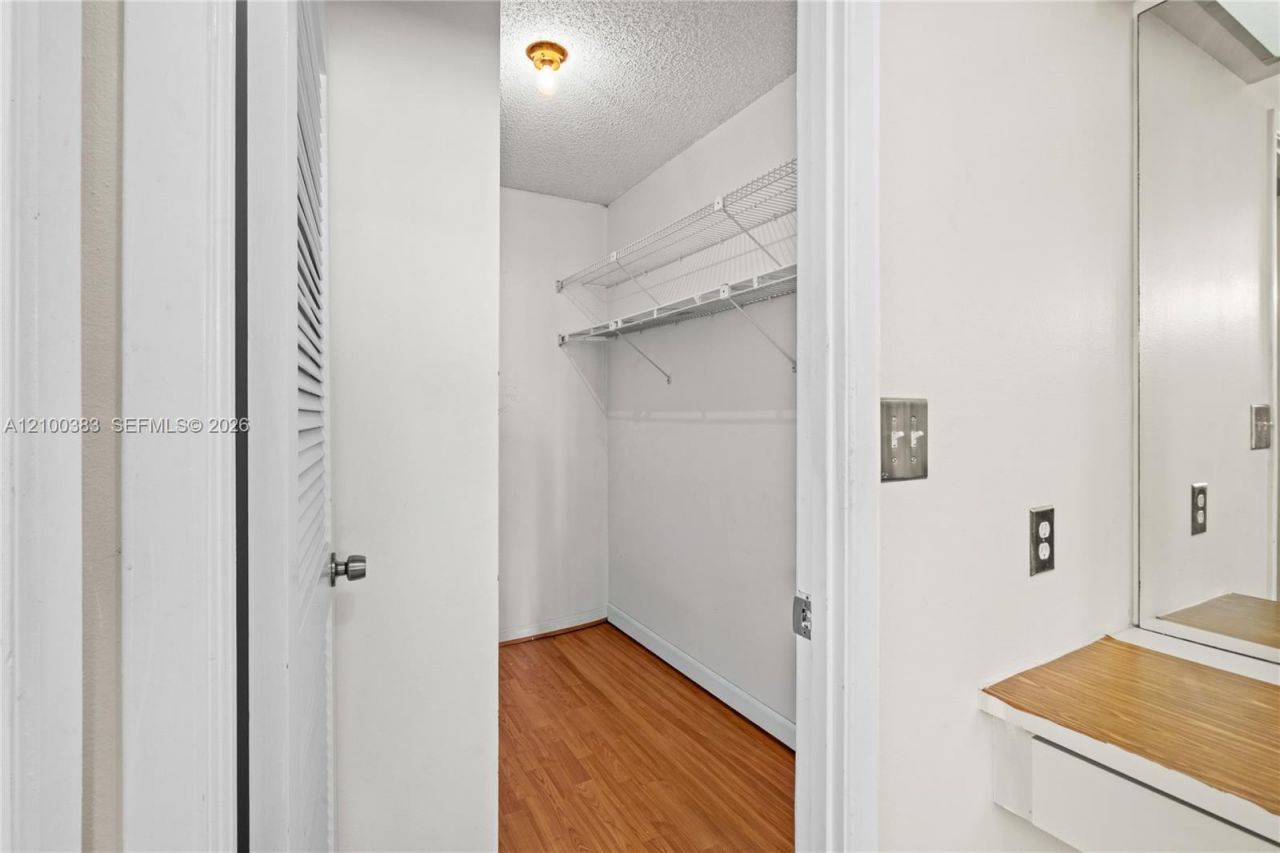 2500 Parkview Dr , Unit 517, Hallandale Beach, FL 33009 Photo