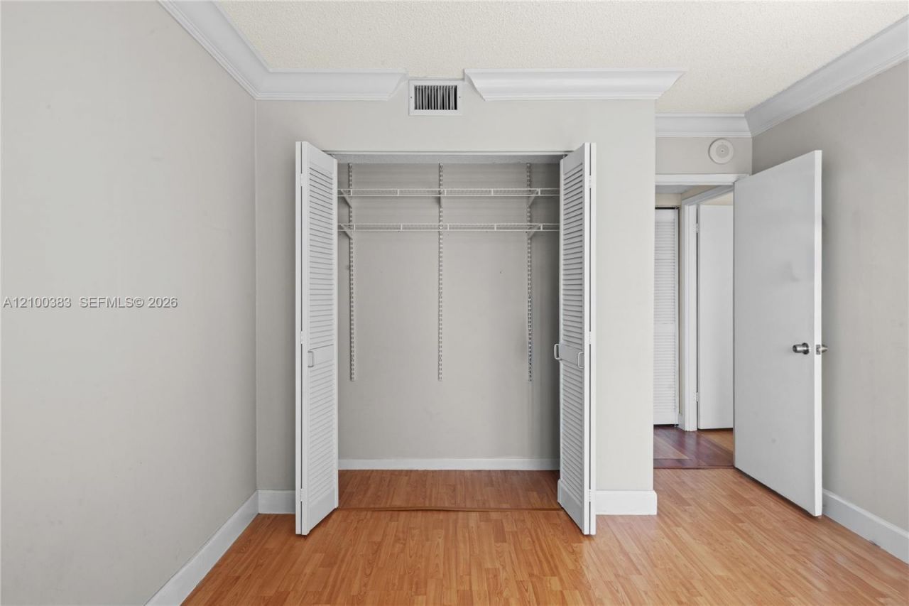 2500 Parkview Dr , Unit 517, Hallandale Beach, FL 33009 Photo
