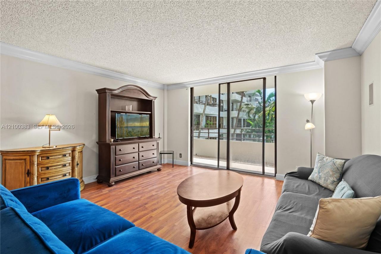 2500 Parkview Dr , Unit 517, Hallandale Beach, FL 33009 Photo