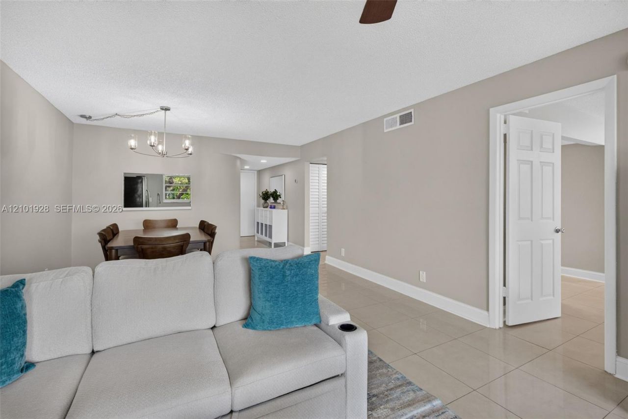 4025 N Nob Hill Rd , Unit 107, Sunrise, FL 33351 Photo