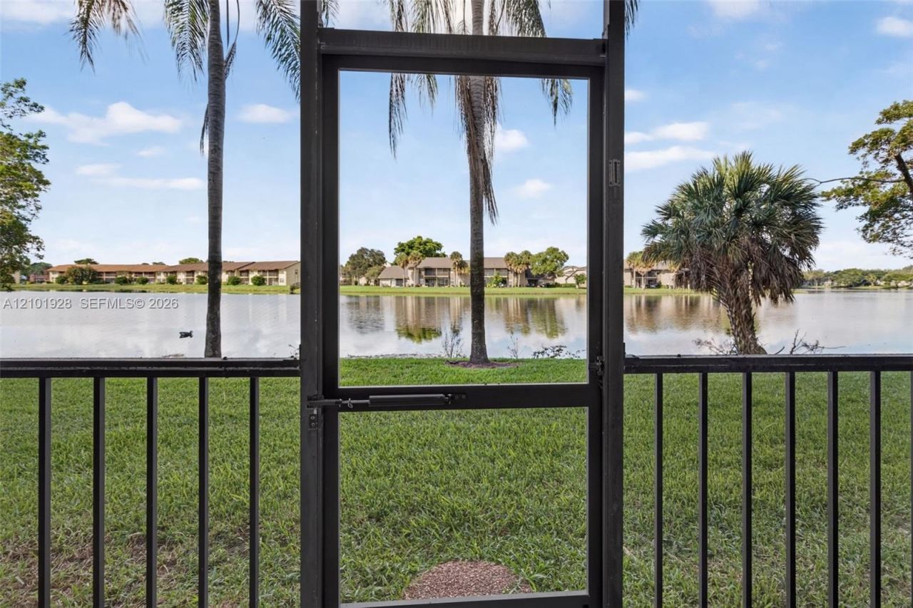 4025 N Nob Hill Rd , Unit 107, Sunrise, FL 33351 Photo