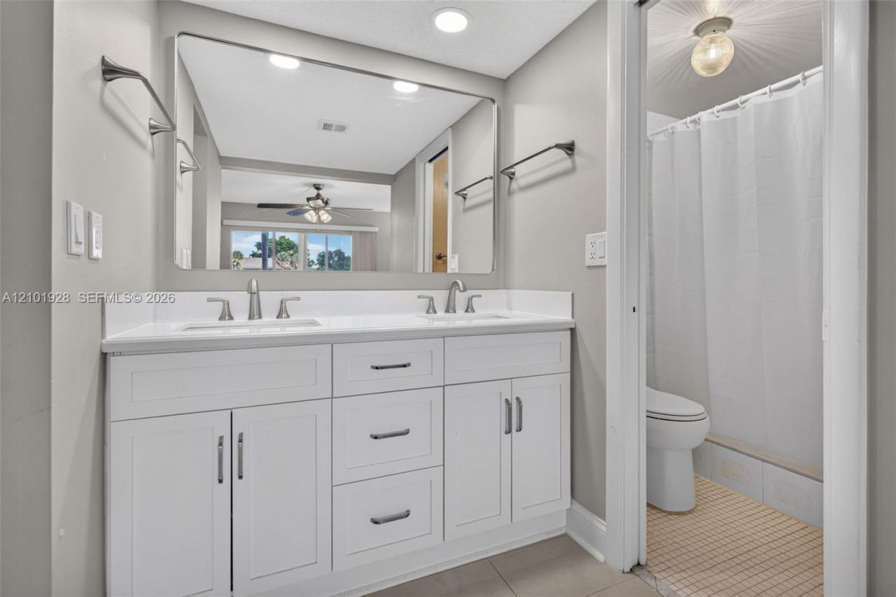4025 N Nob Hill Rd , Unit 107, Sunrise, FL 33351 Photo