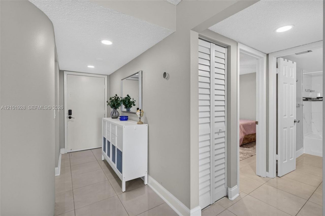 4025 N Nob Hill Rd , Unit 107, Sunrise, FL 33351 Photo