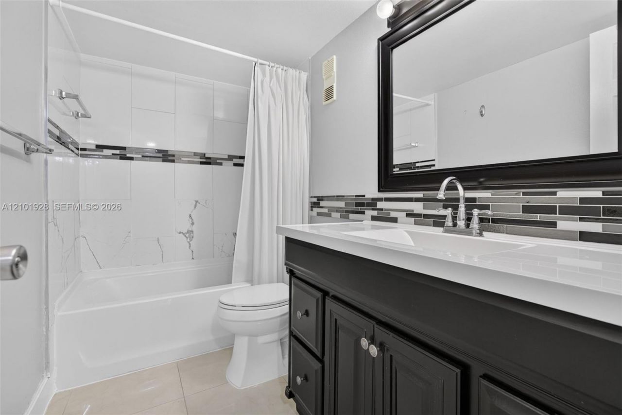4025 N Nob Hill Rd , Unit 107, Sunrise, FL 33351 Photo