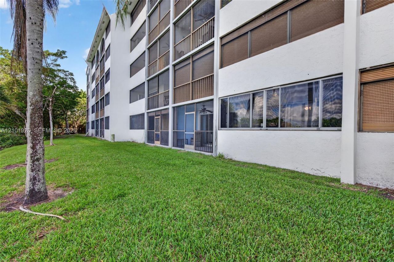 4025 N Nob Hill Rd , Unit 107, Sunrise, FL 33351 Photo