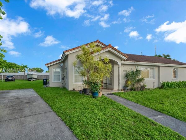 11525 SW 49th Ter , Miami, FL 33165