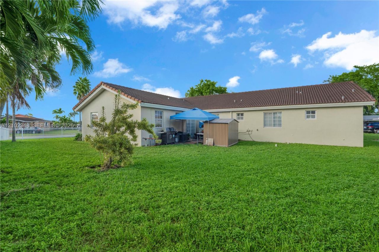 11525 SW 49th Ter , Miami, FL 33165 Photo