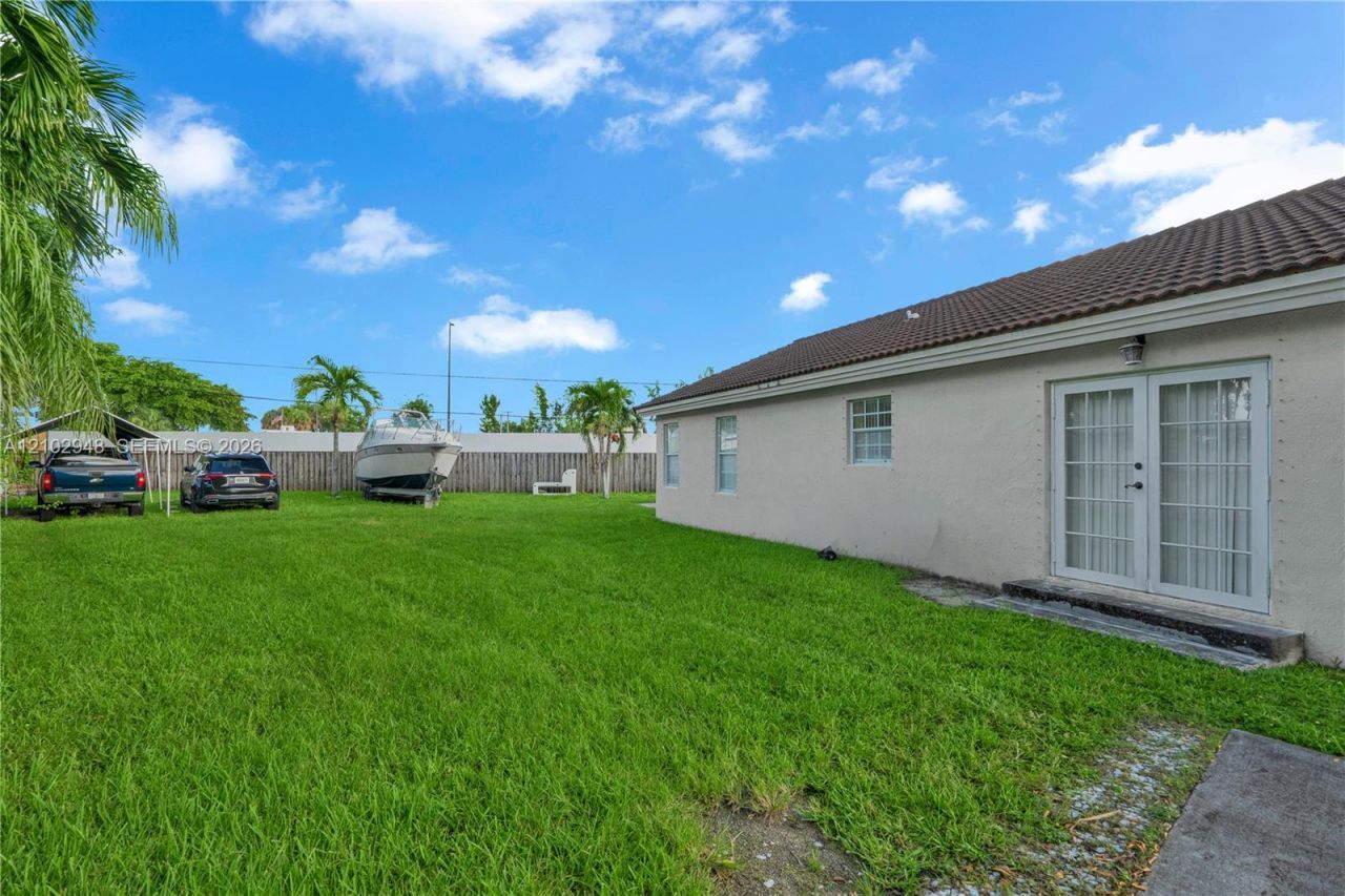 11525 SW 49th Ter , Miami, FL 33165 Photo