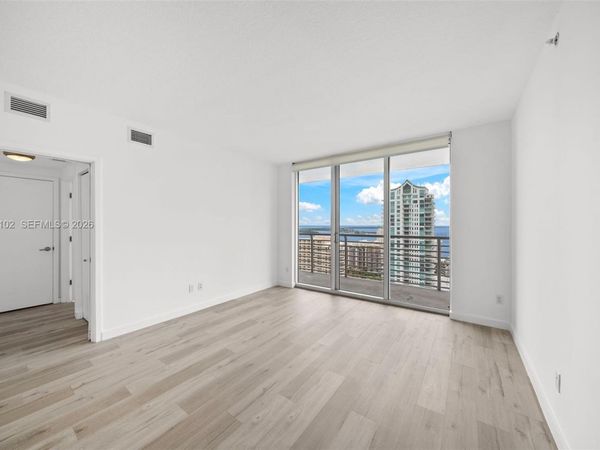 325 S Biscayne Blvd , Unit 3819, Miami, FL 33131